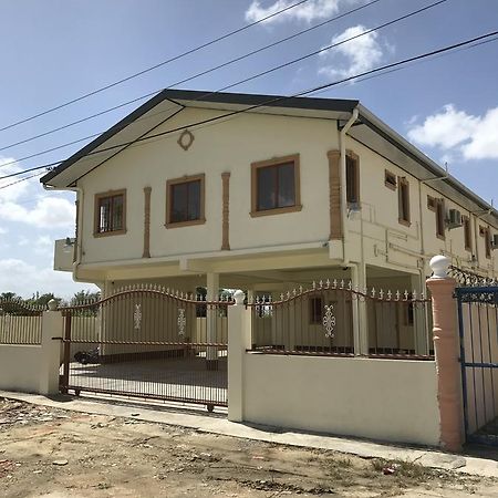 Studio 27 Inn Piarco ภายนอก รูปภาพ