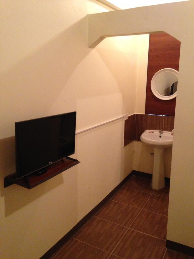 Studio 27 Inn Piarco ภายนอก รูปภาพ