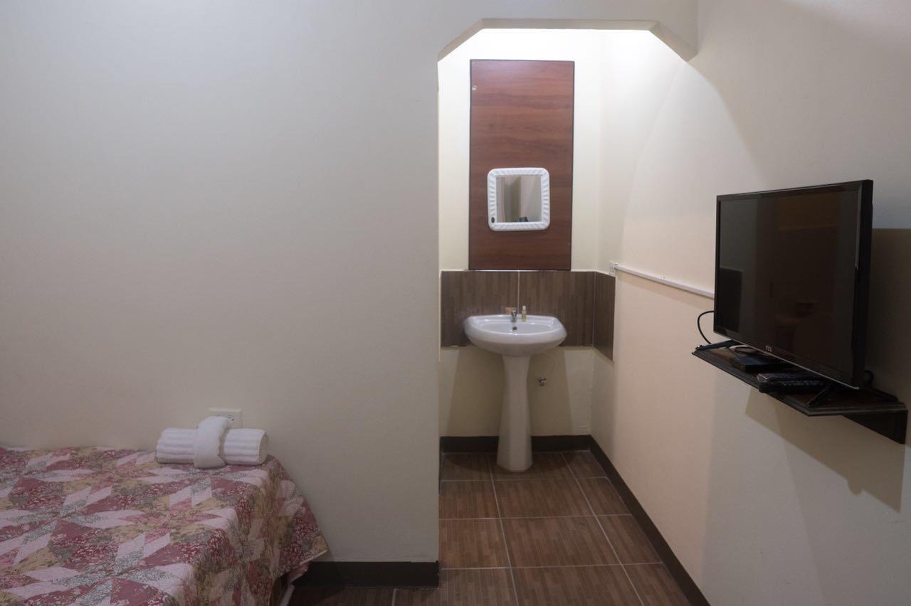 Studio 27 Inn Piarco ภายนอก รูปภาพ
