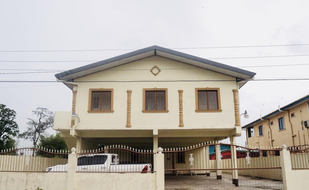 Studio 27 Inn Piarco ภายนอก รูปภาพ